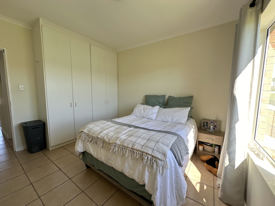 To Let 2 Bedroom Property for Rent in The Crest Western Cape
